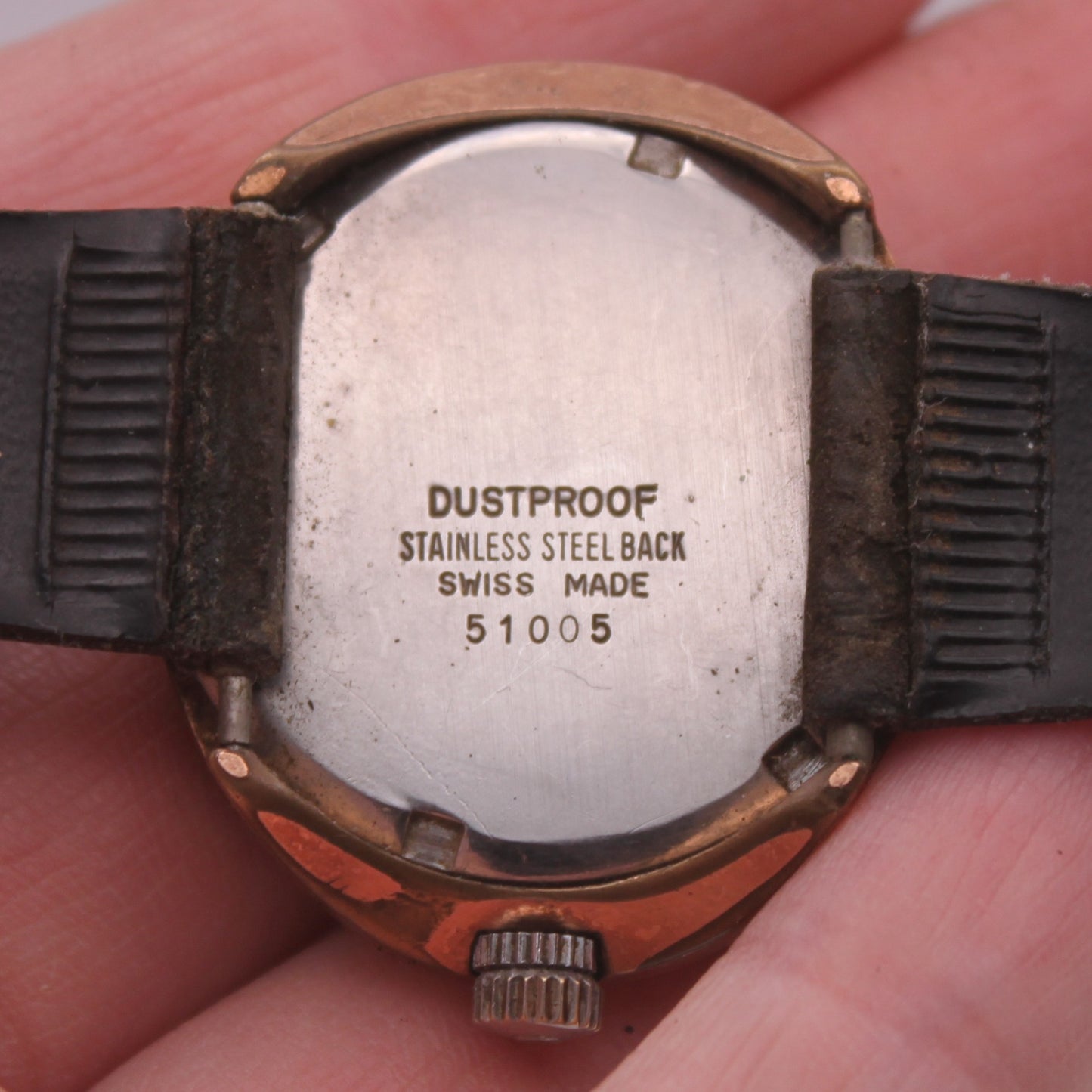 Reloj de pulsera Renis ovalado