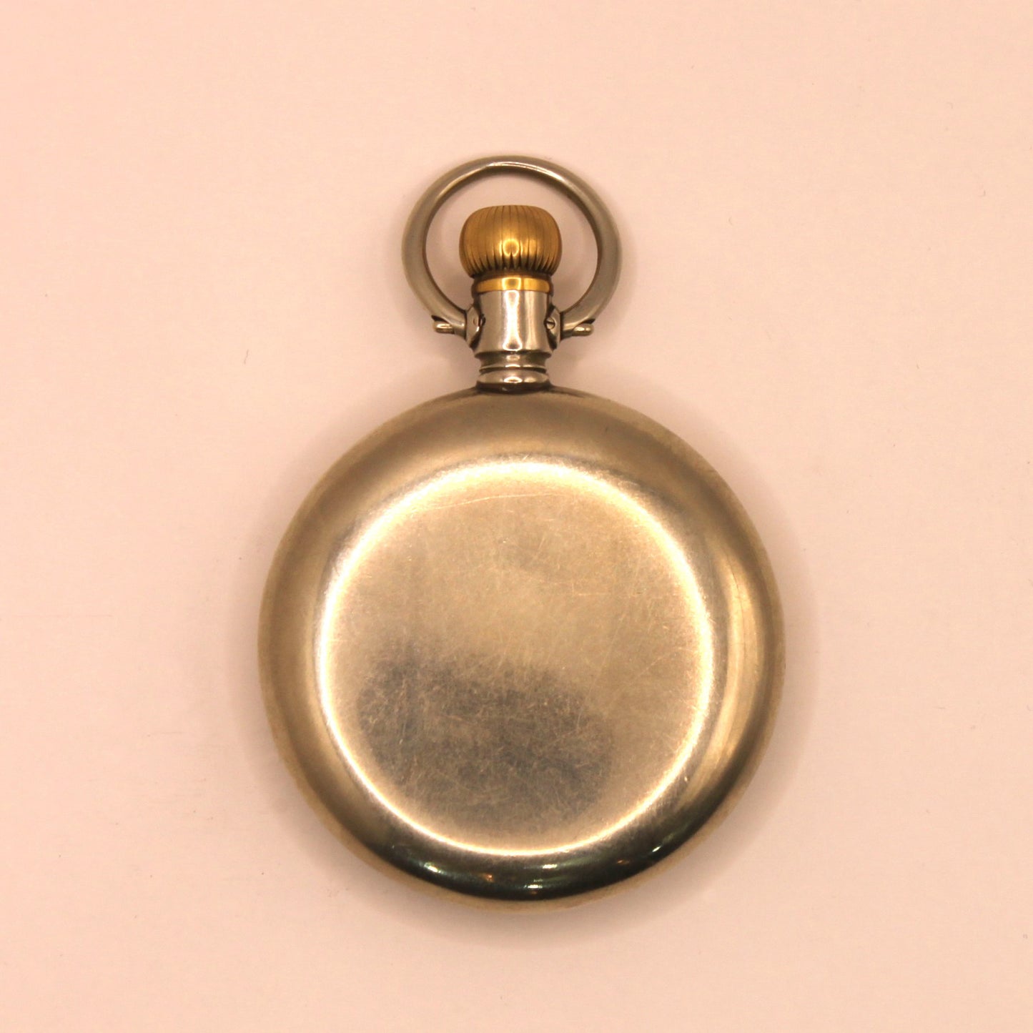 Reloj de bolsillo Omega en níquel (números arábigos)