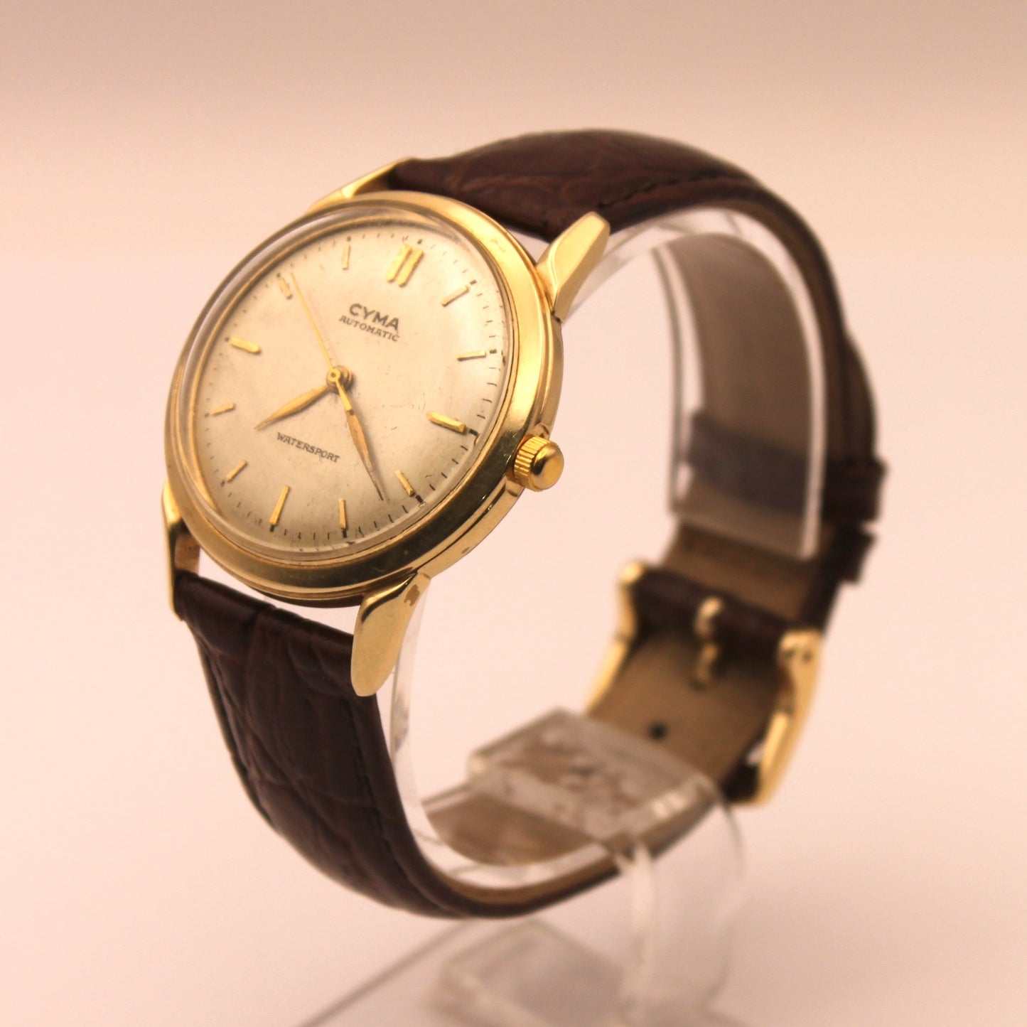 Reloj de pulsera Cyma Watersport en oro