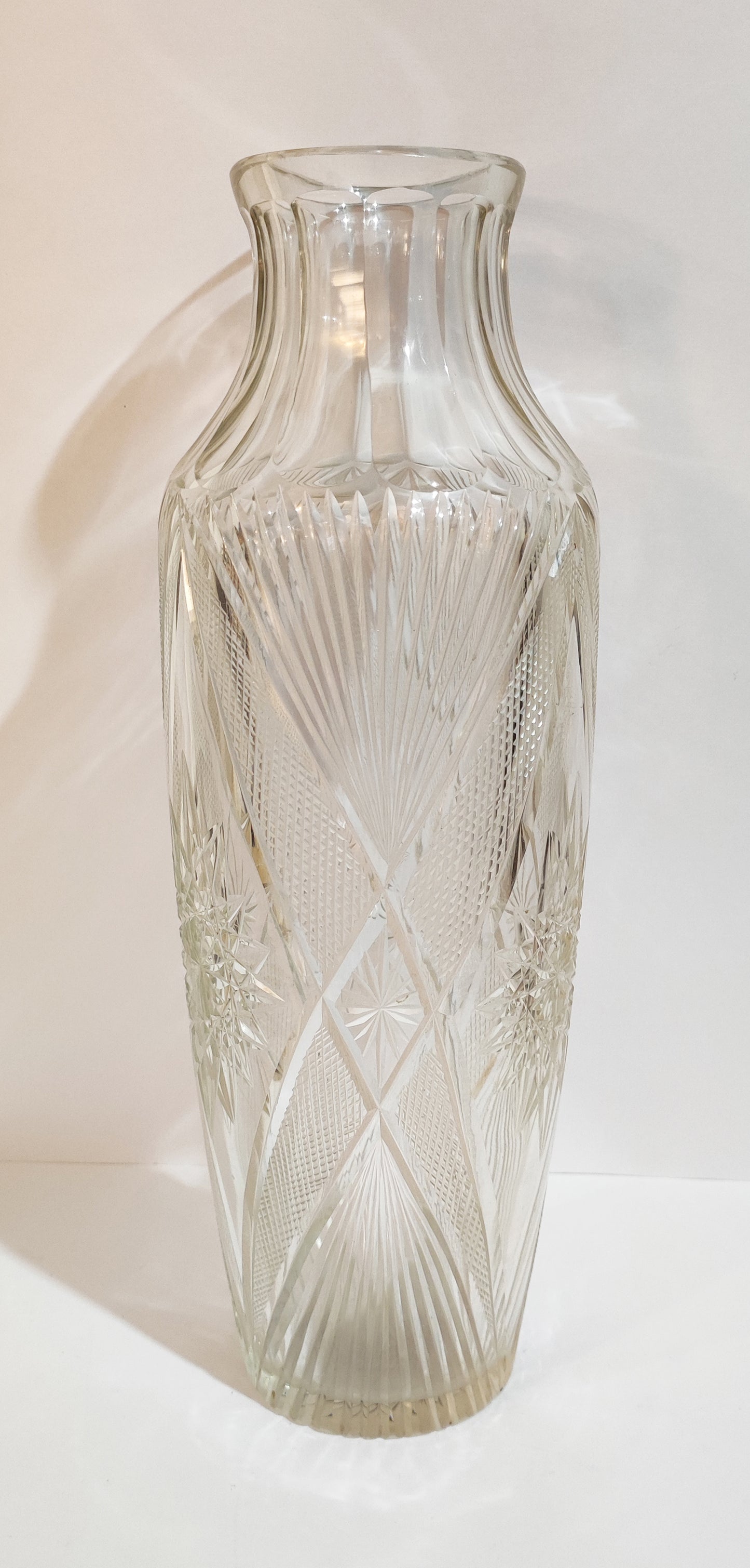 Jarrón de cristal tallado