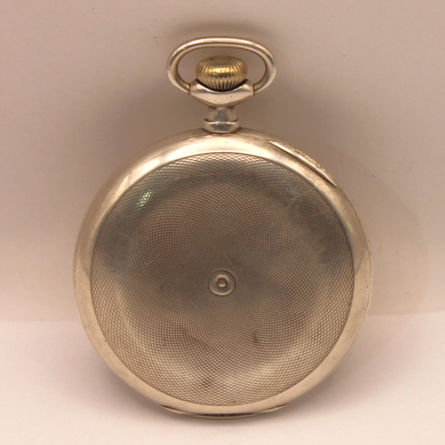 Reloj de bolsillo Omega en plata con su caja