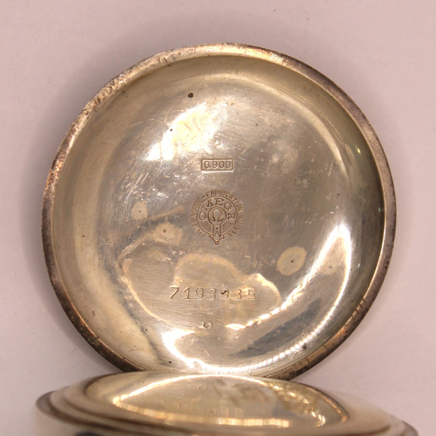 Reloj de bolsillo Omega en plata con su caja