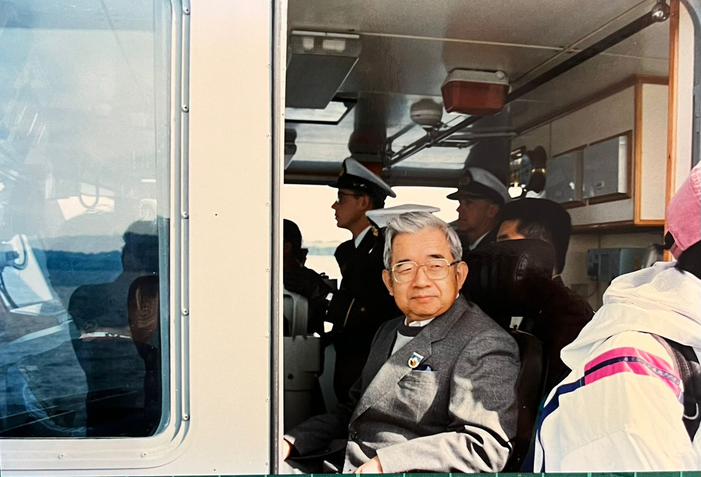 Copa conmemorativa en plata con crisantemo imperial de Japón