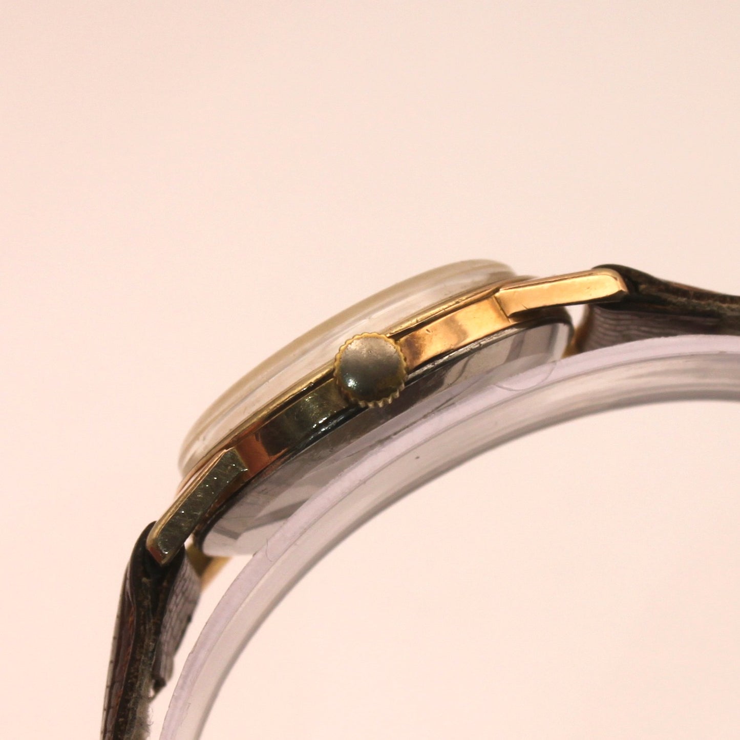 Reloj de pulsera Omega dorado (correa marrón)