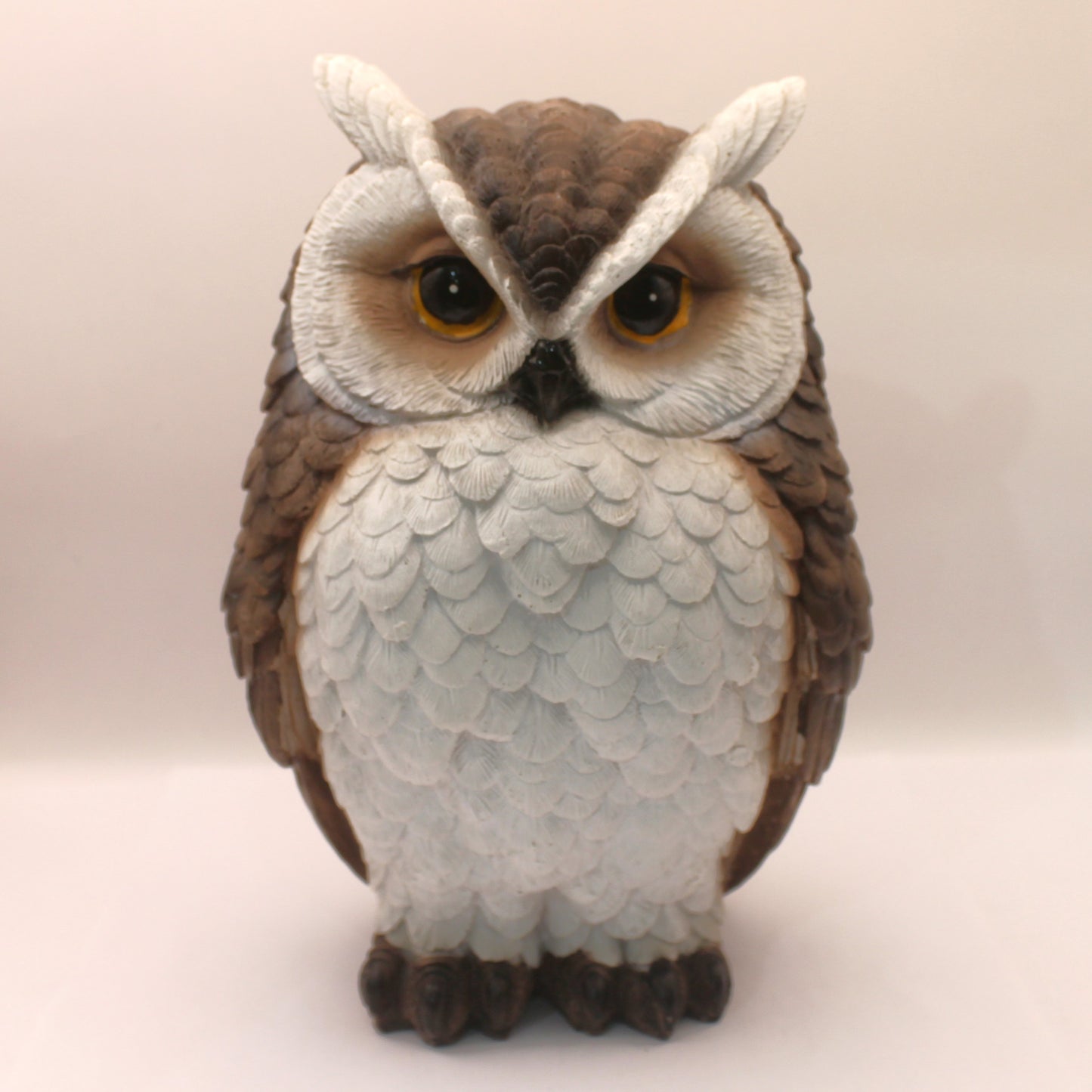 Búho en resina (escultura)