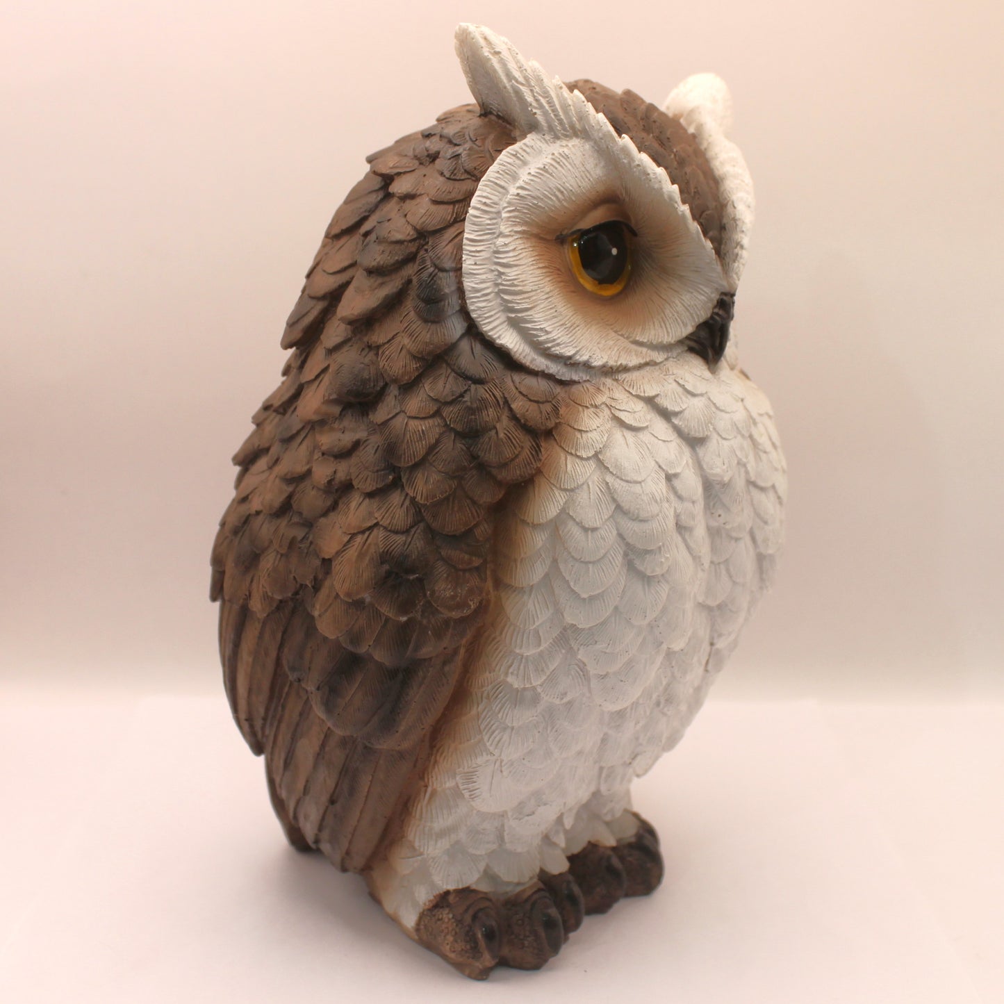 Búho en resina (escultura)