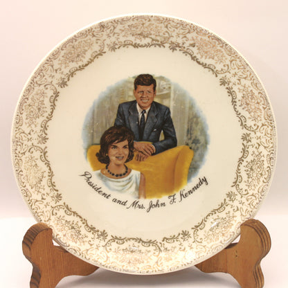 Plato souvenir de cerámica con John y Jacqueline Kennedy