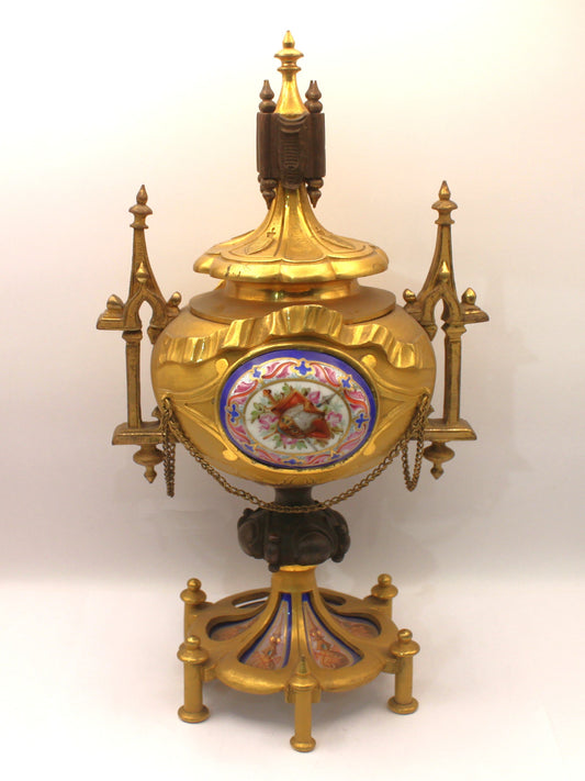 Cassolette neogótica de bronce dorado y porcelana esmaltada