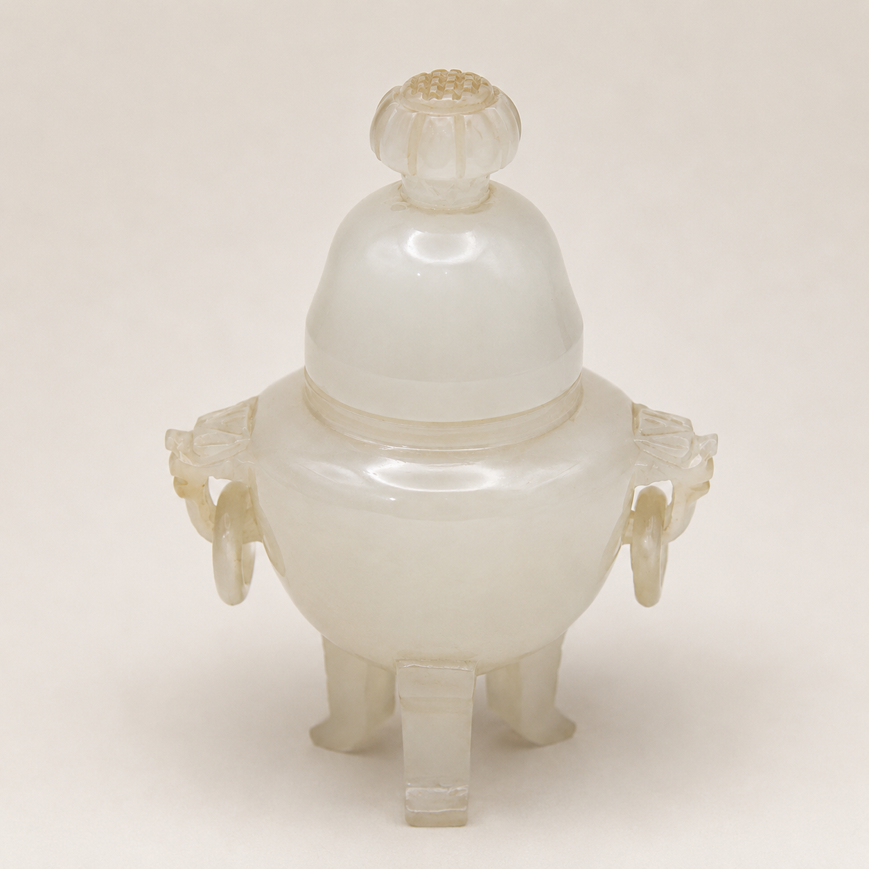 Urna china de jade nefrita blanco tallado