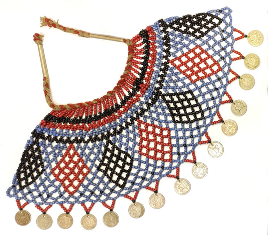 Meñaque de chaquiras (cultura mapuche)